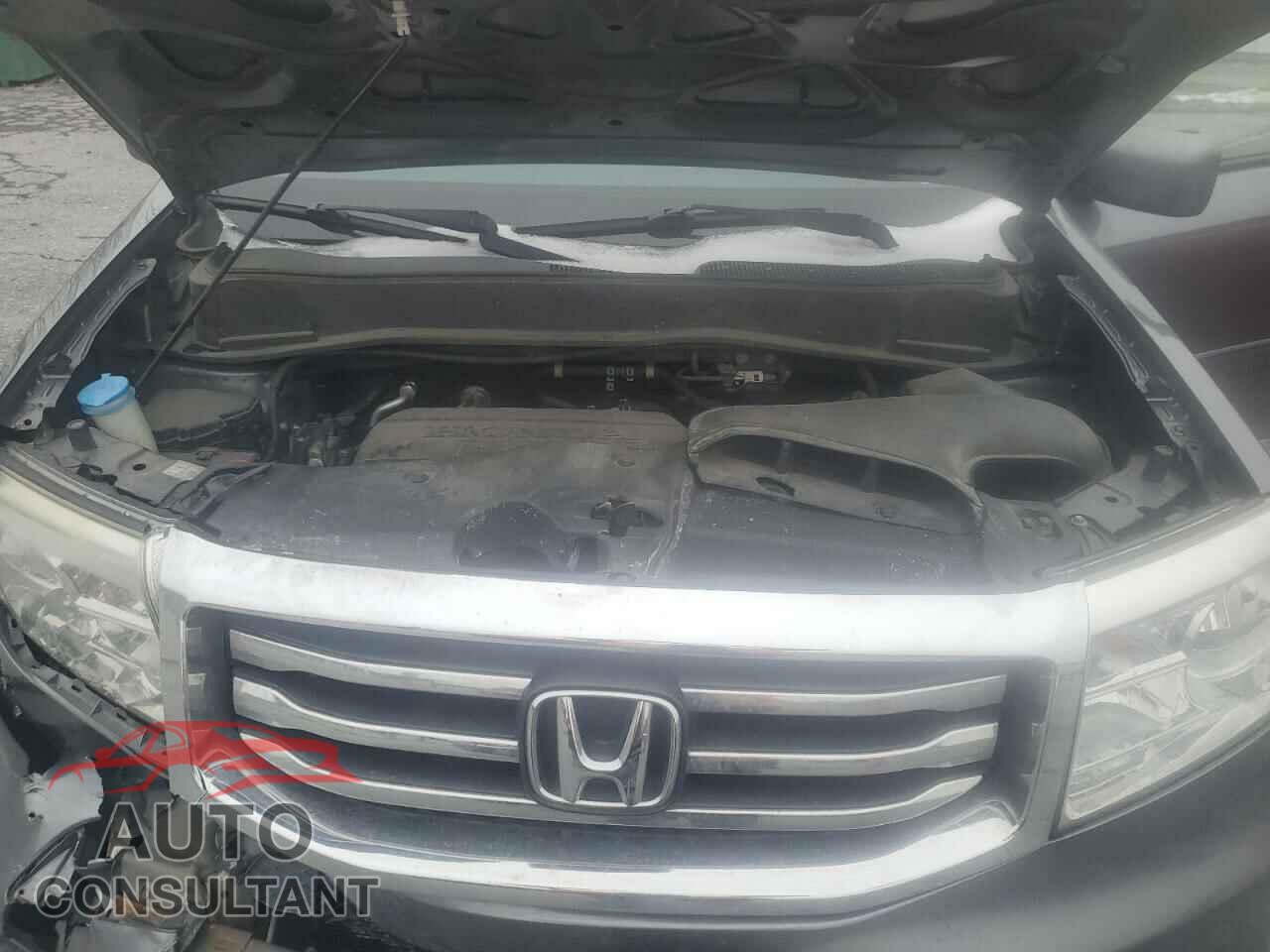 HONDA PILOT 2013 - 5FNYF4H42DB040040