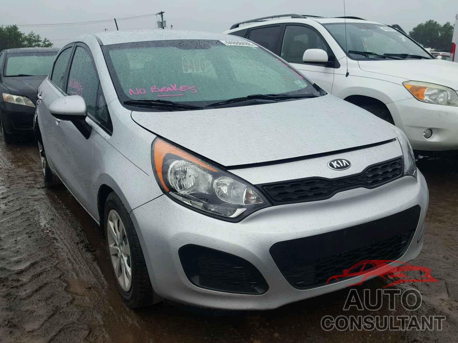 KIA RIO 2015 - KNADM5A3XF6423165