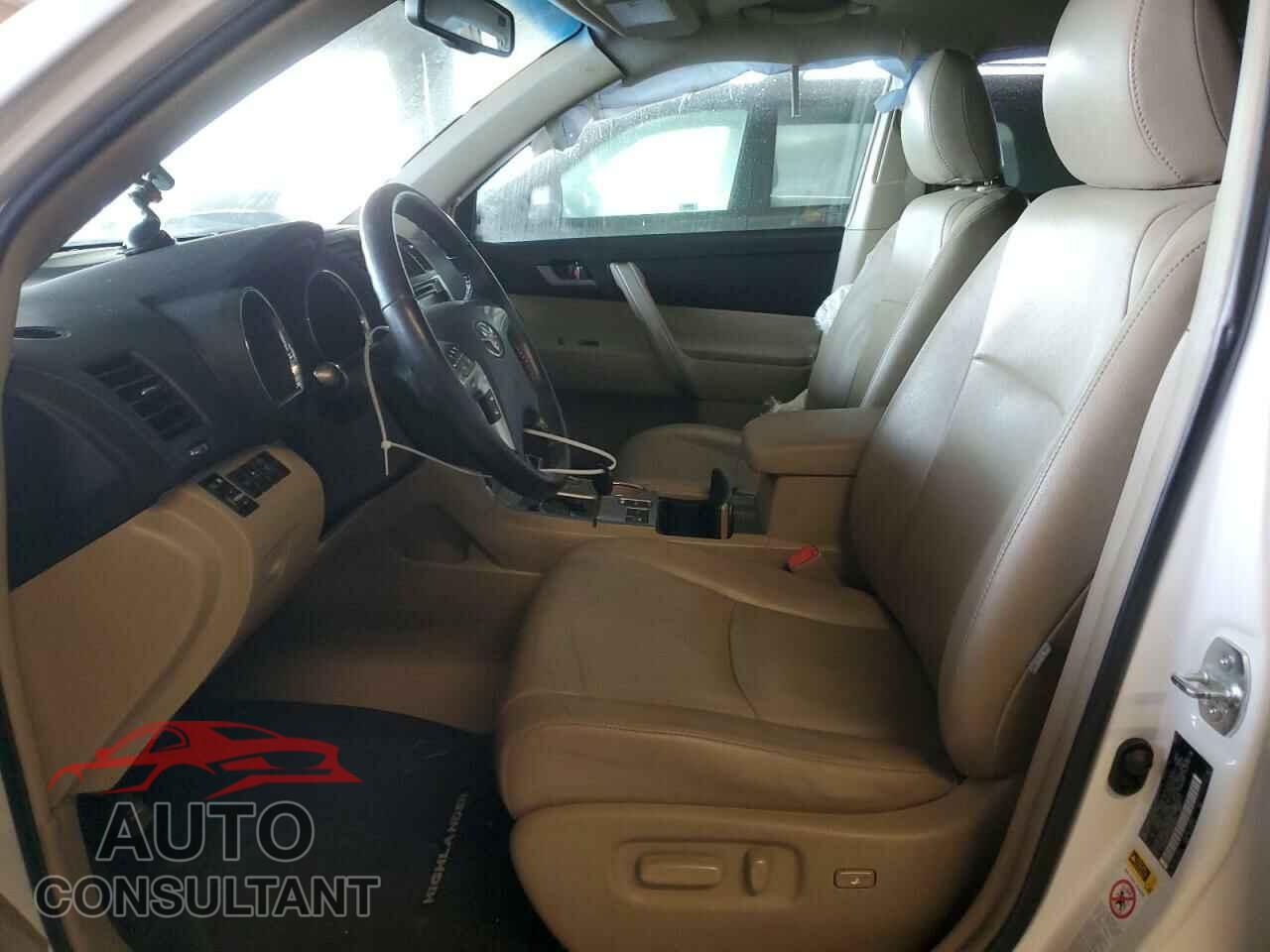 TOYOTA HIGHLANDER 2013 - 5TDBK3EH8DS253122