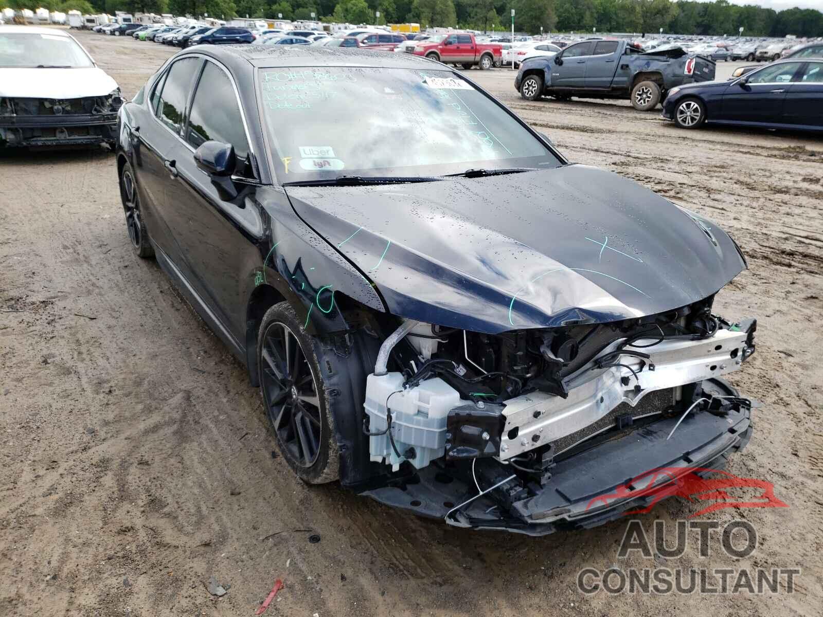 TOYOTA CAMRY 2018 - 4T1B61HK2JU100934
