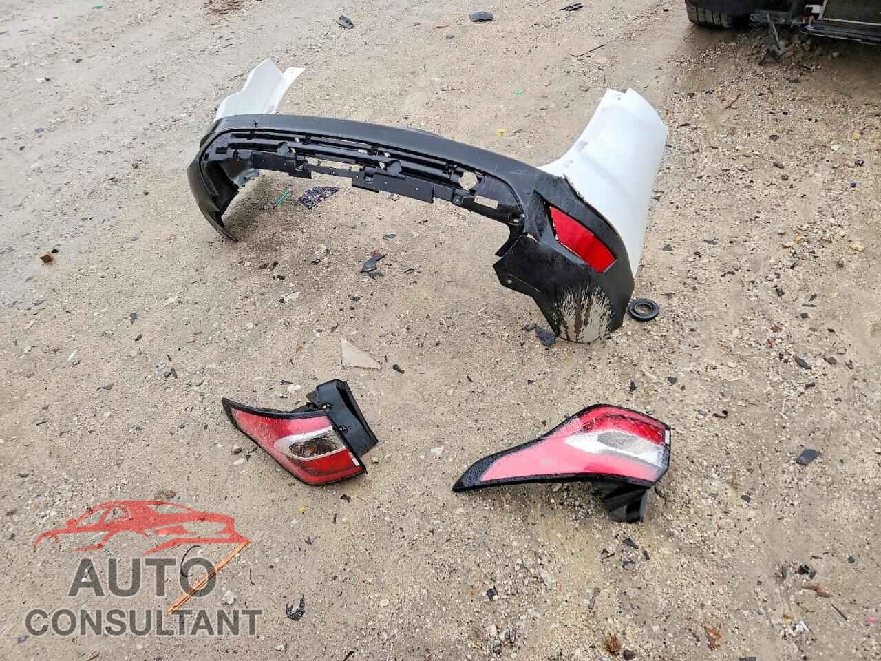 FORD ESCAPE 2017 - 1FMCU9GD9HUC04178