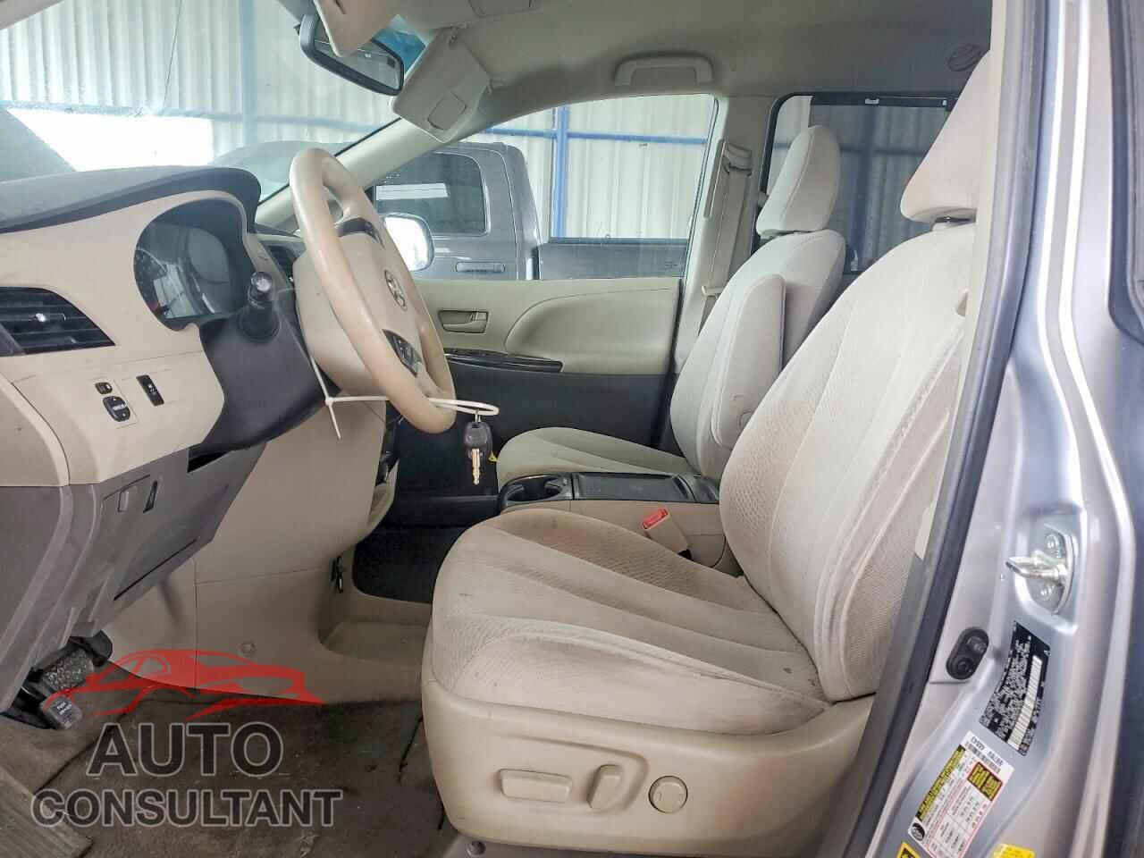 TOYOTA SIENNA 2012 - 5TDKK3DC4CS181520