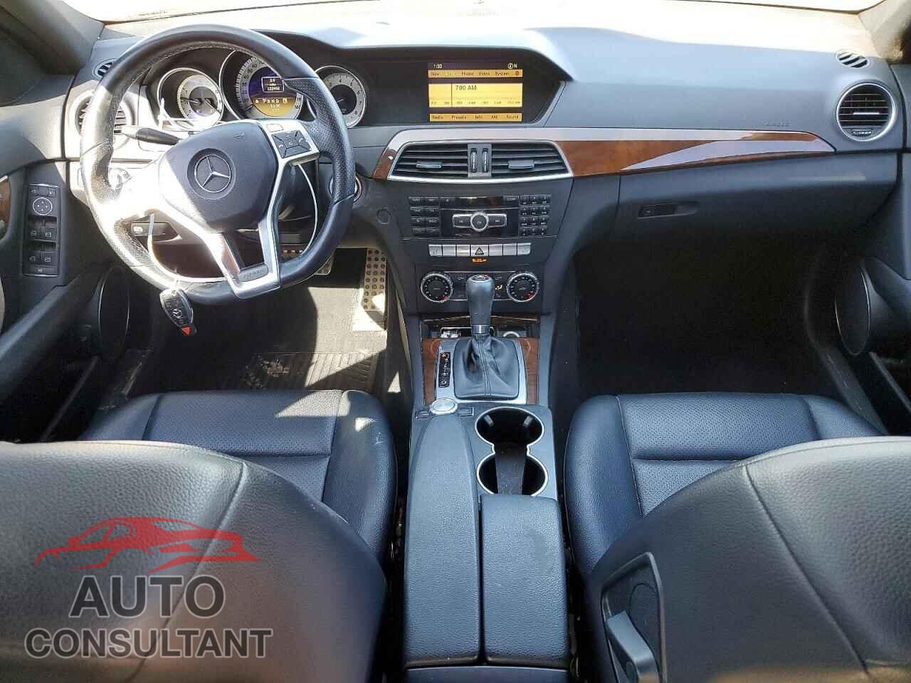 MERCEDES-BENZ C-CLASS 2012 - WDDGF8BB7CR212068