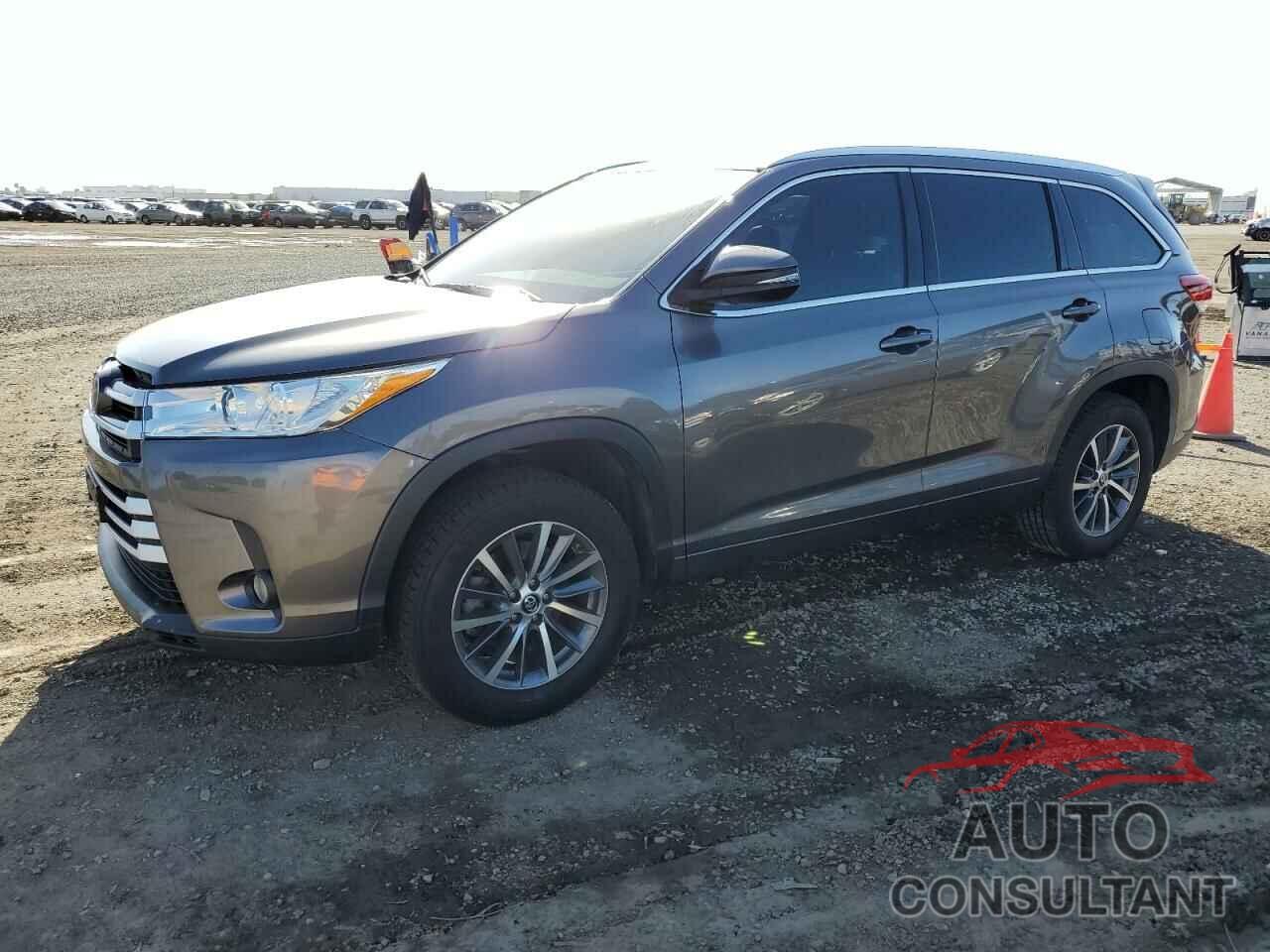 TOYOTA HIGHLANDER 2018 - 5TDKZRFH7JS283883