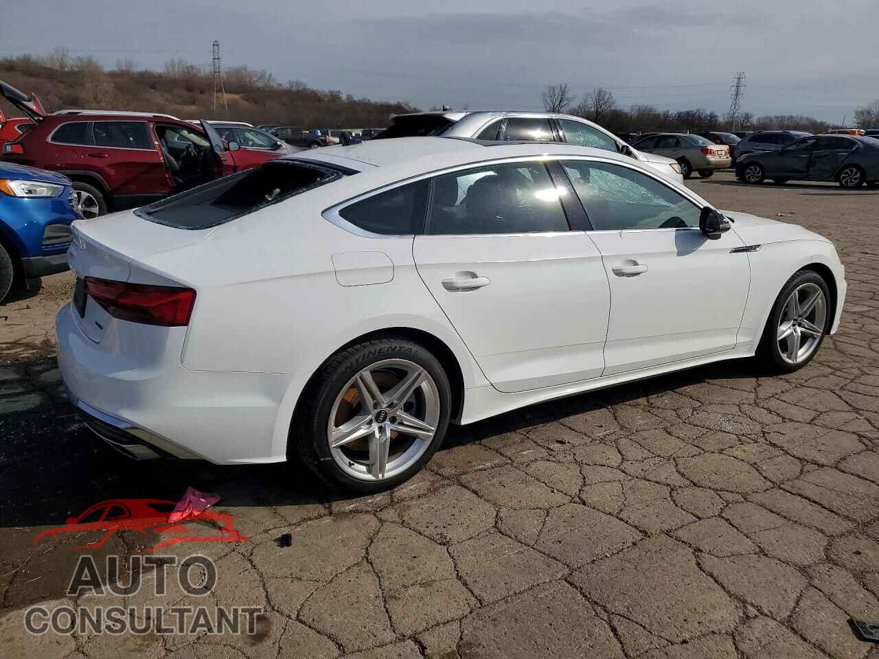 AUDI A5 2021 - WAUDACF57MA044352