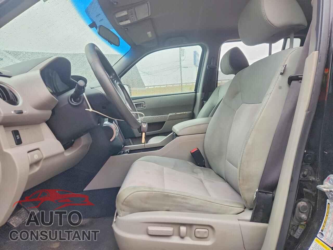 HONDA PILOT 2011 - 5FNYF4H43BB028492