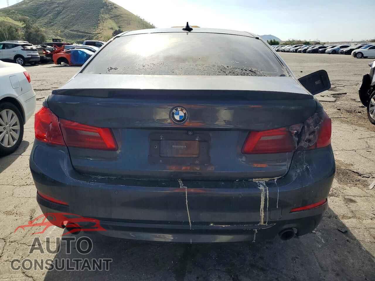 BMW 5 SERIES 2018 - WBAJA5C56JWA37428