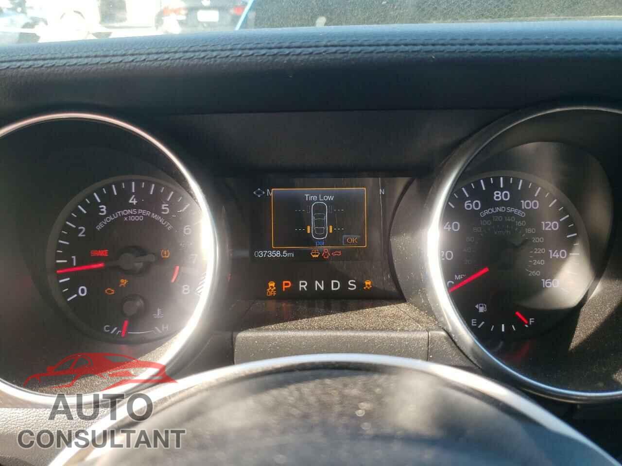 FORD MUSTANG 2019 - 1FA6P8CFXK5167207