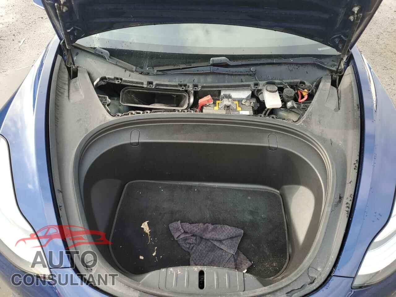 TESLA MODEL 3 2018 - 5YJ3E1EA6JF005552