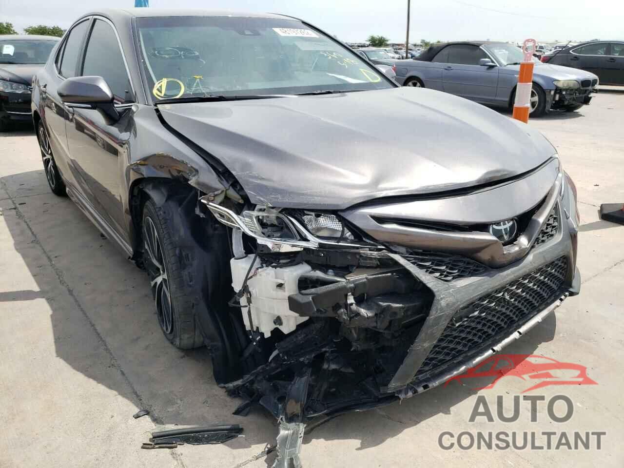 TOYOTA CAMRY 2018 - 4T1B11HK1JU677999