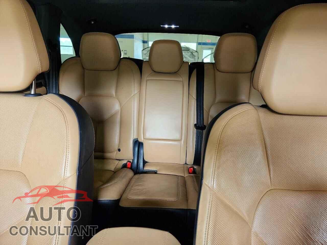 PORSCHE CAYENNE 2016 - WP1AA2A23GLA00885
