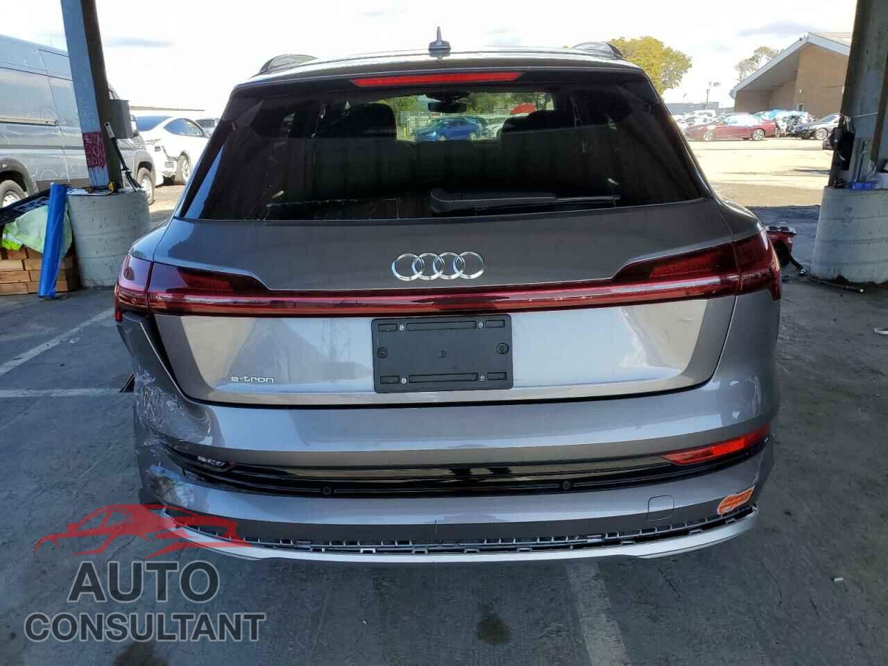 AUDI E-TRON 2019 - WA1LAAGE2KB009835