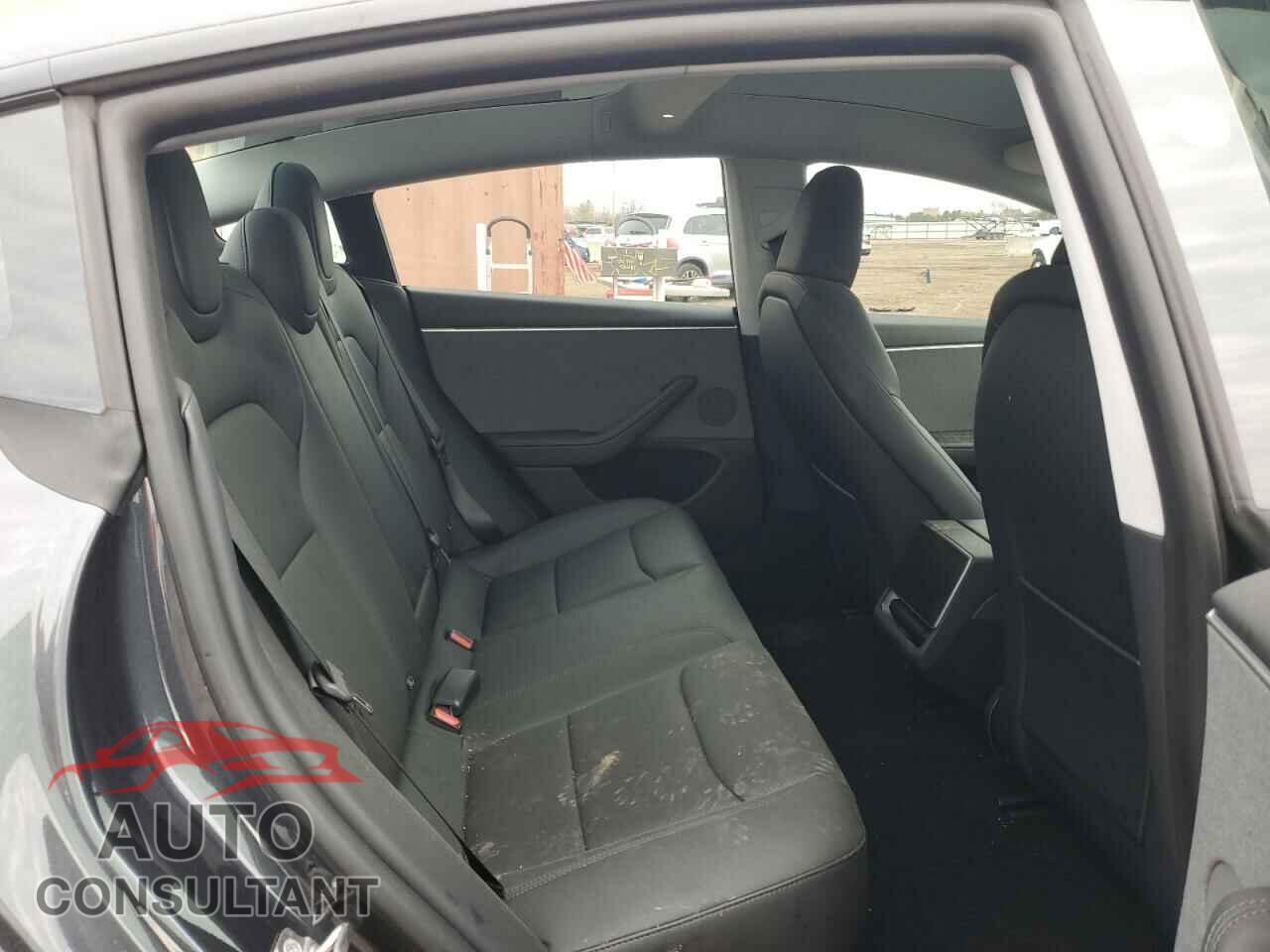 TESLA MODEL 3 2024 - 5YJ3E1EA8RF836952