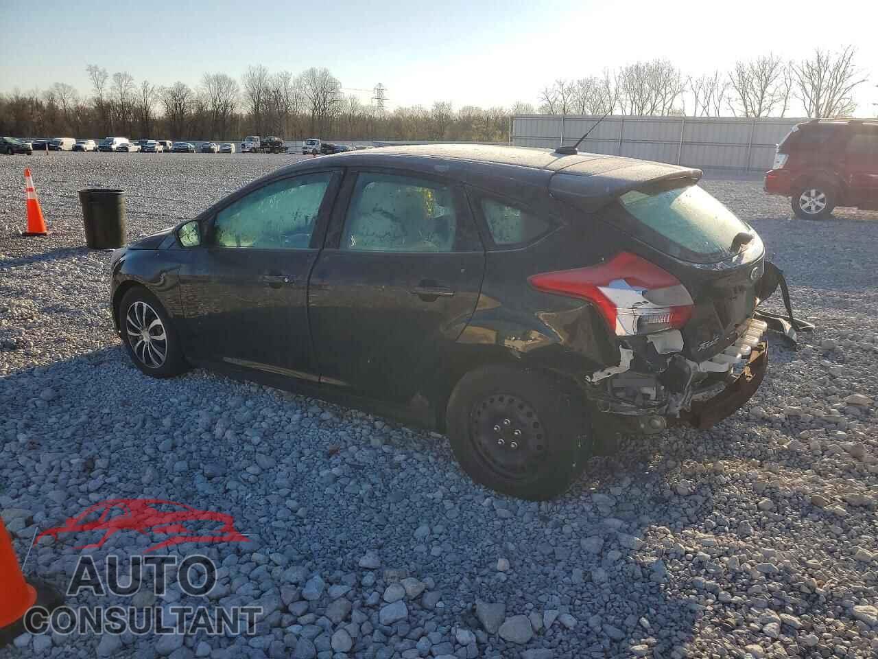 FORD FOCUS 2012 - 1FAHP3K27CL334405
