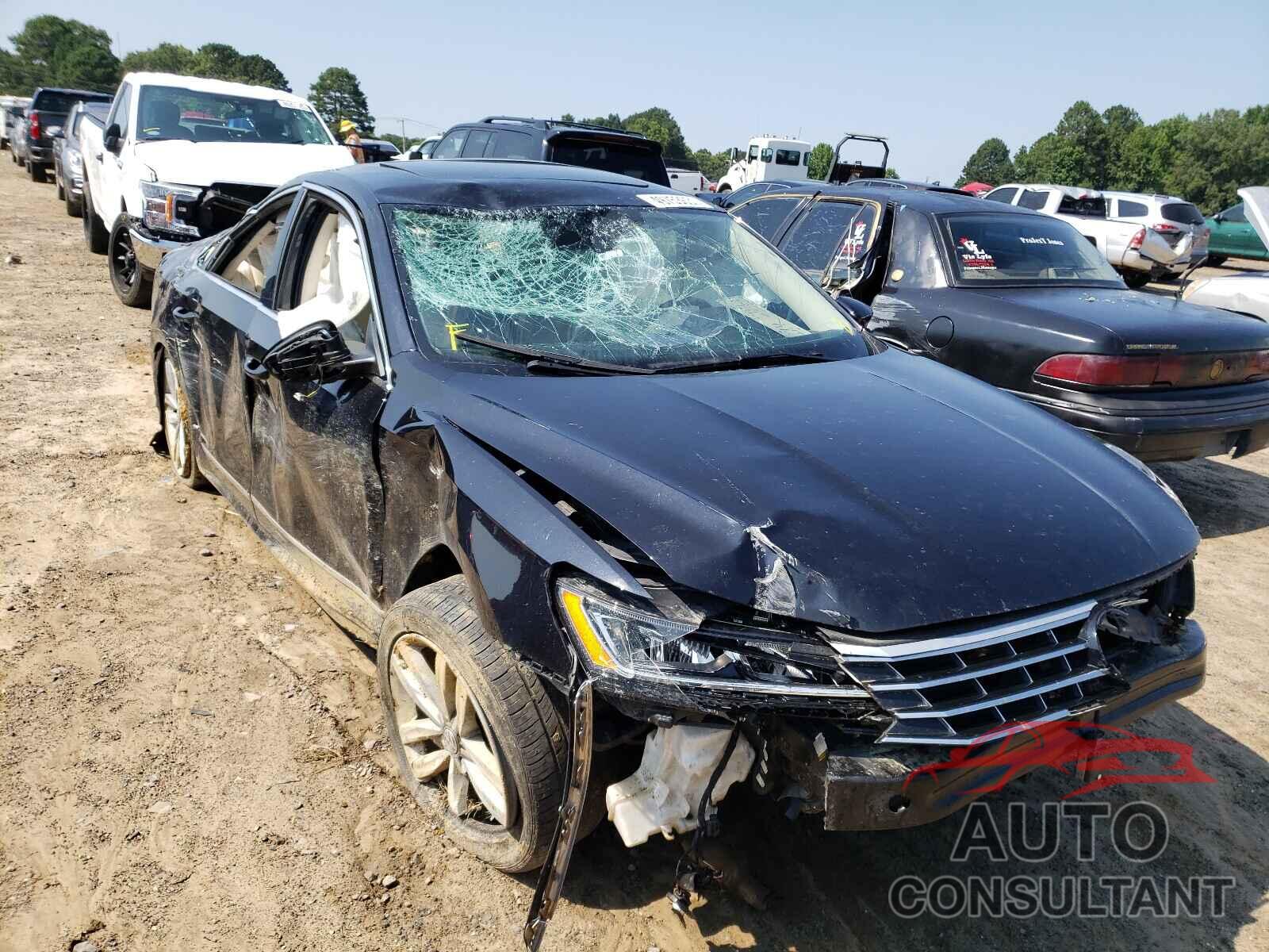 VOLKSWAGEN PASSAT 2017 - 1VWGT7A39HC021718