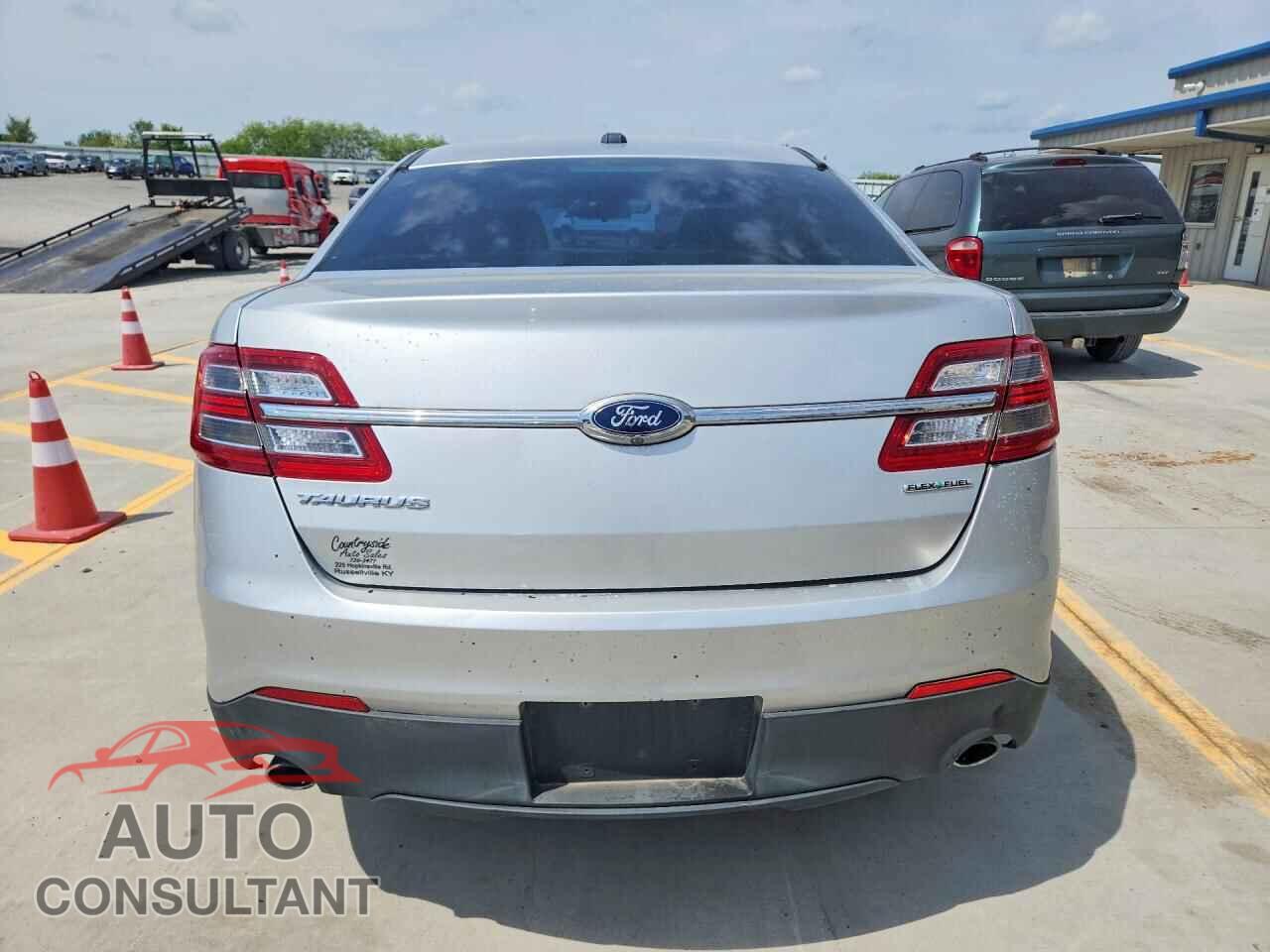 FORD TAURUS 2015 - 1FAHP2D8XFG126124