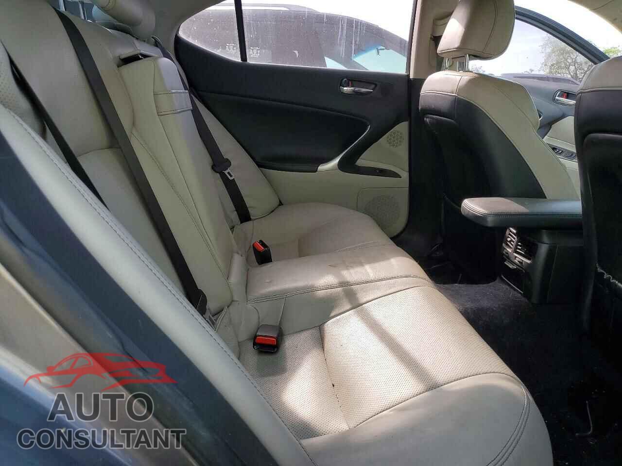 LEXUS IS 2012 - JTHBF5C20C5177686