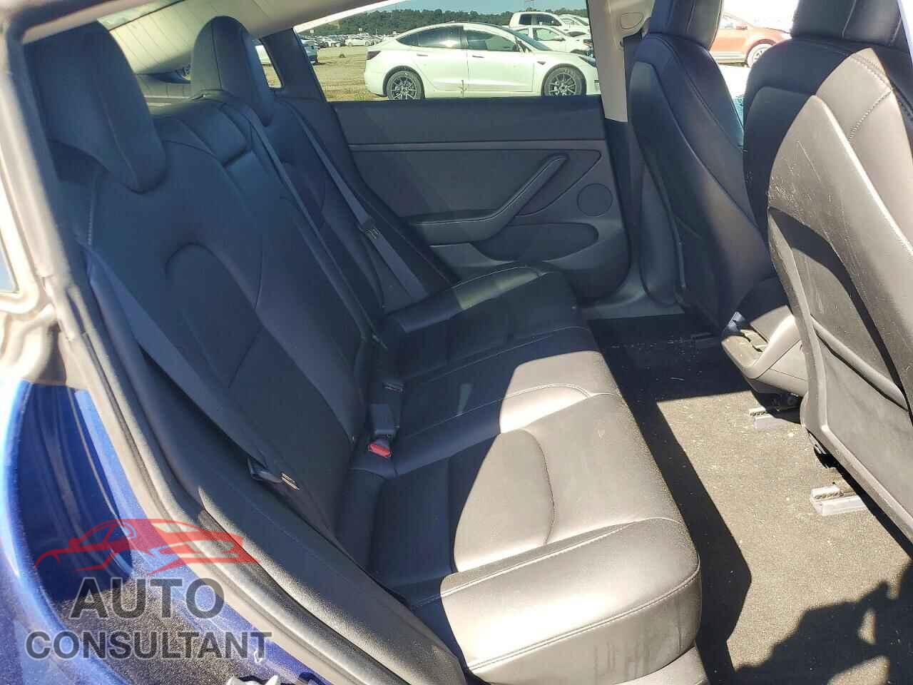 TESLA MODEL 3 2021 - 5YJ3E1EA2MF051934