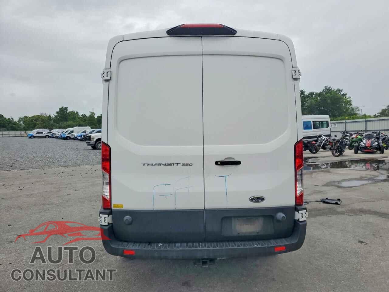 FORD TRANSIT 2019 - 1FTYR2CM9KKB41630