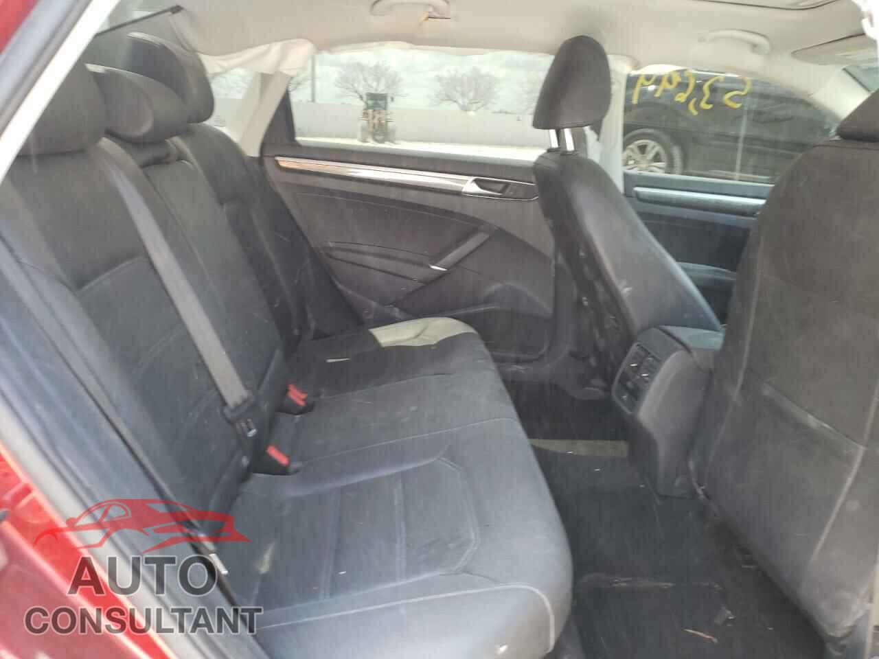 VOLKSWAGEN PASSAT 2017 - 1VWBT7A38HC032610