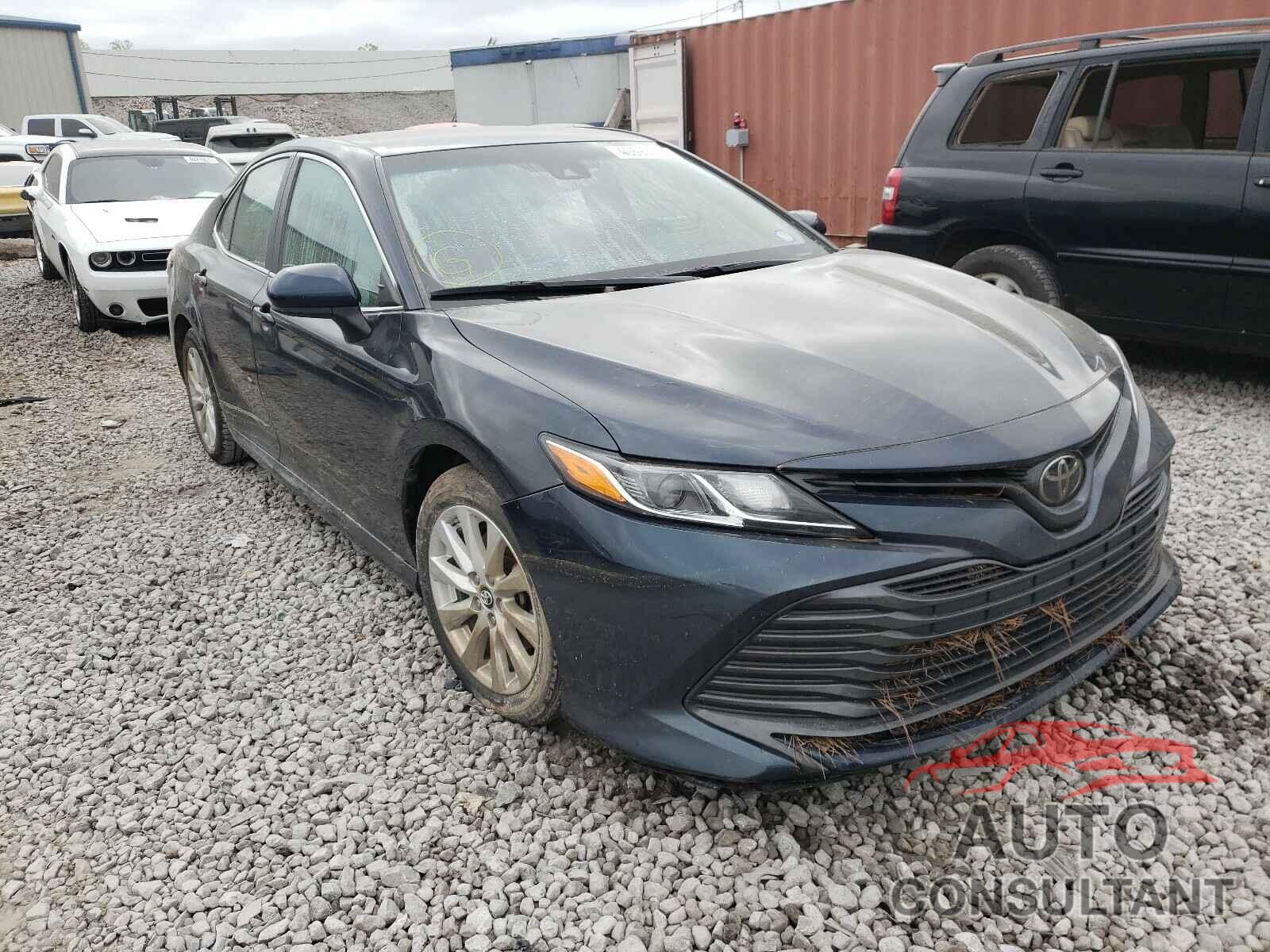 TOYOTA CAMRY 2018 - 4T1B11HK9JU573034