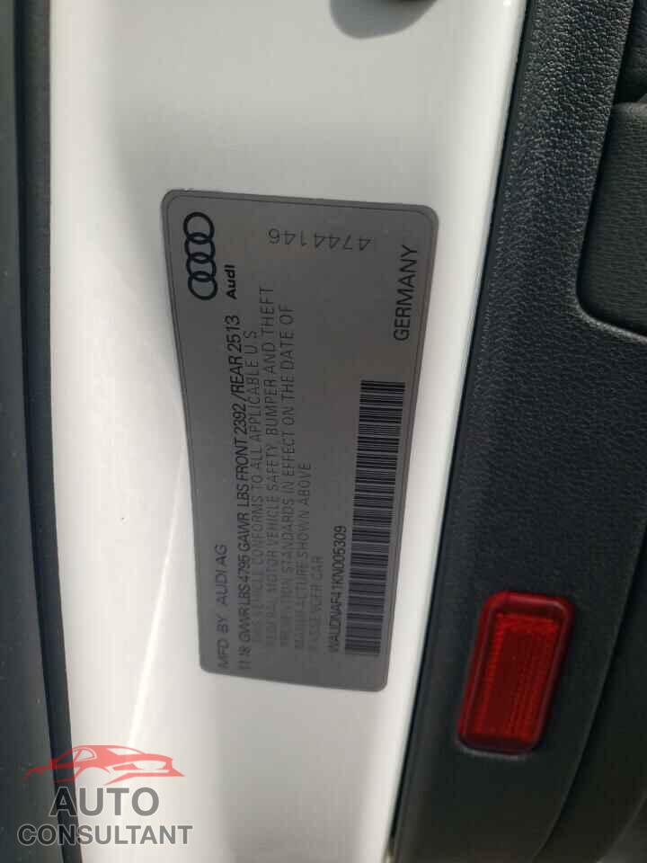 AUDI A4 2019 - WAUDNAF41KN005309