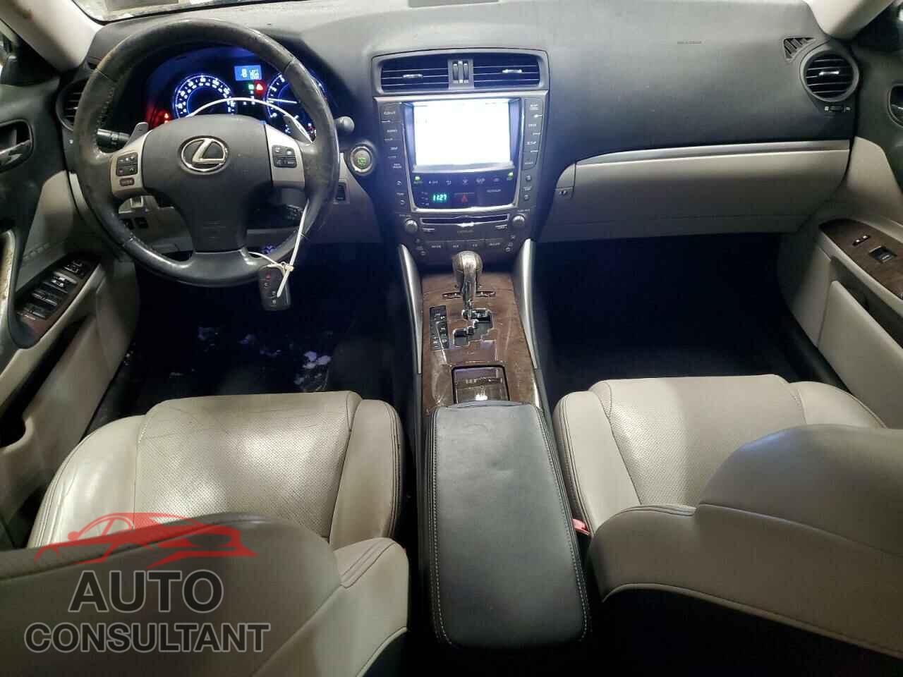 LEXUS IS 2011 - JTHCF5C23B5048912
