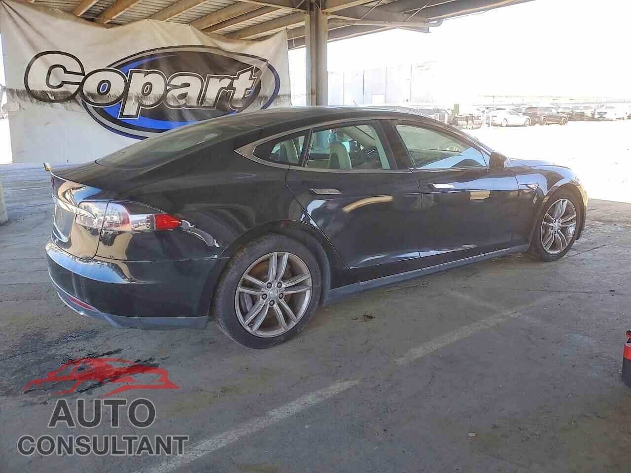 TESLA MODEL S 2013 - 5YJSA1AC1DFP10729