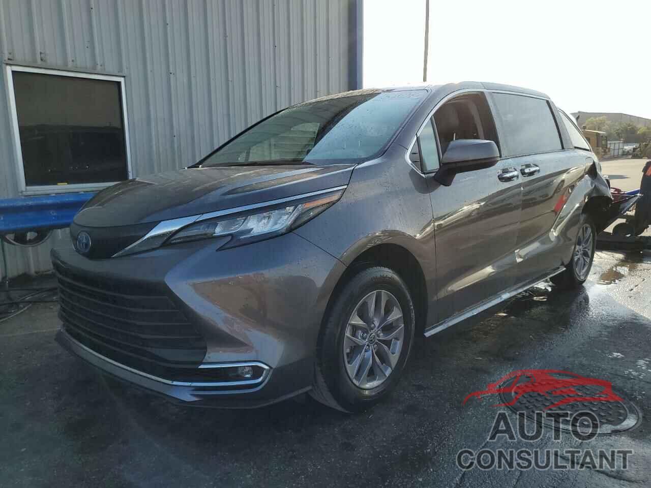 TOYOTA SIENNA 2022 - 5TDYRKEC5NS130156