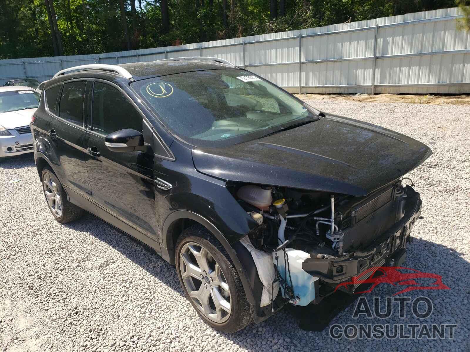 FORD ESCAPE 2017 - 1FMCU9J9XHUE85119