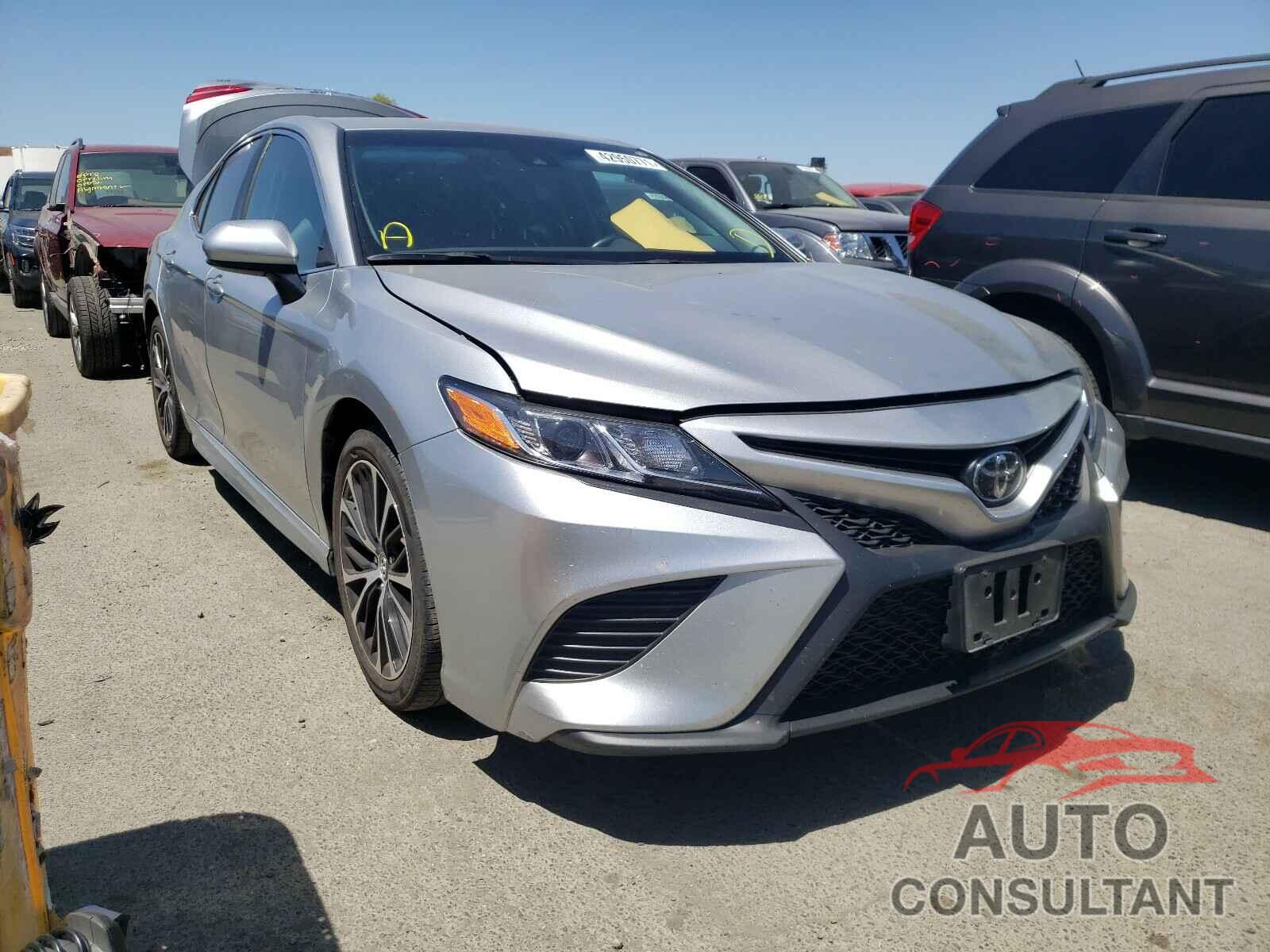 TOYOTA CAMRY 2018 - 4T1B11HK4JU573006