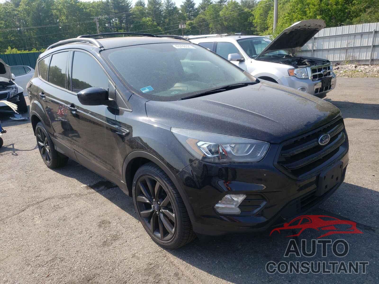 FORD ESCAPE 2017 - 1FMCU9G92HUB85047