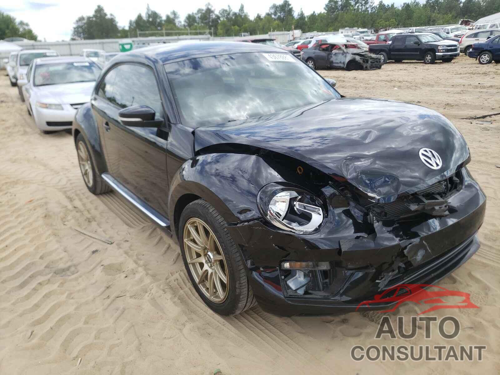 VOLKSWAGEN BEETLE 2017 - 3VWF17AT7HM619743