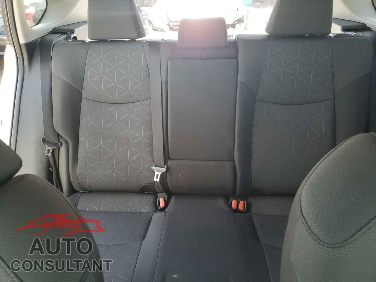 TOYOTA RAV4 2022 - JTMRWRFVXND140568