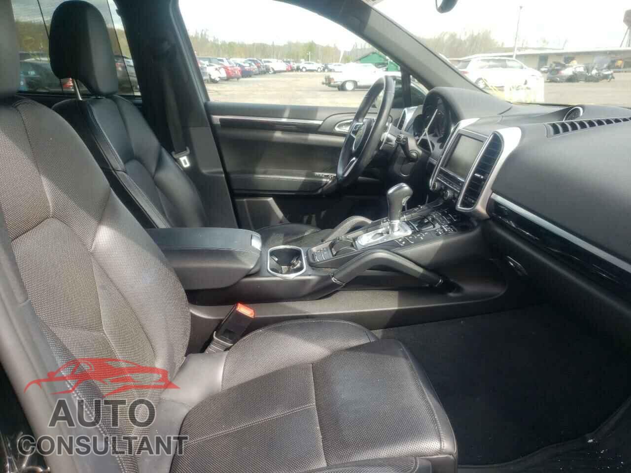 PORSCHE CAYENNE 2016 - WP1AA2A2XGKA14143
