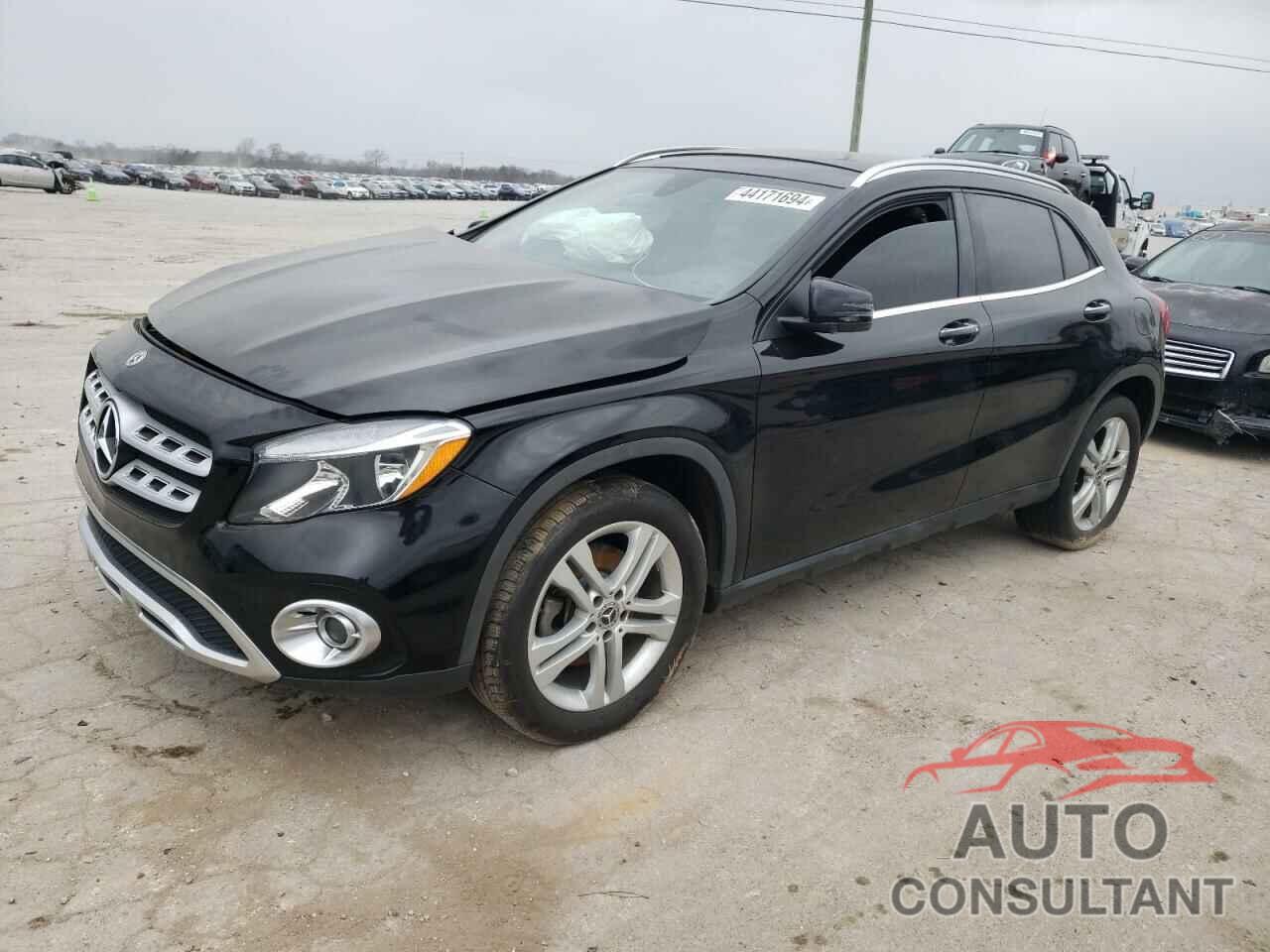 MERCEDES-BENZ GLA-CLASS 2019 - WDCTG4EB8KJ580020