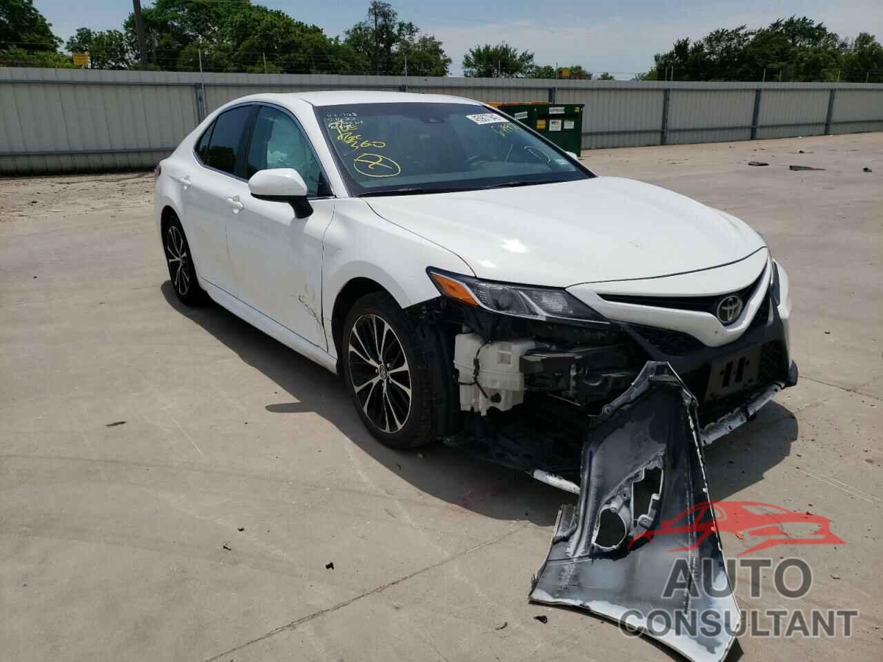 TOYOTA CAMRY 2018 - 4T1B11HK4JU649971
