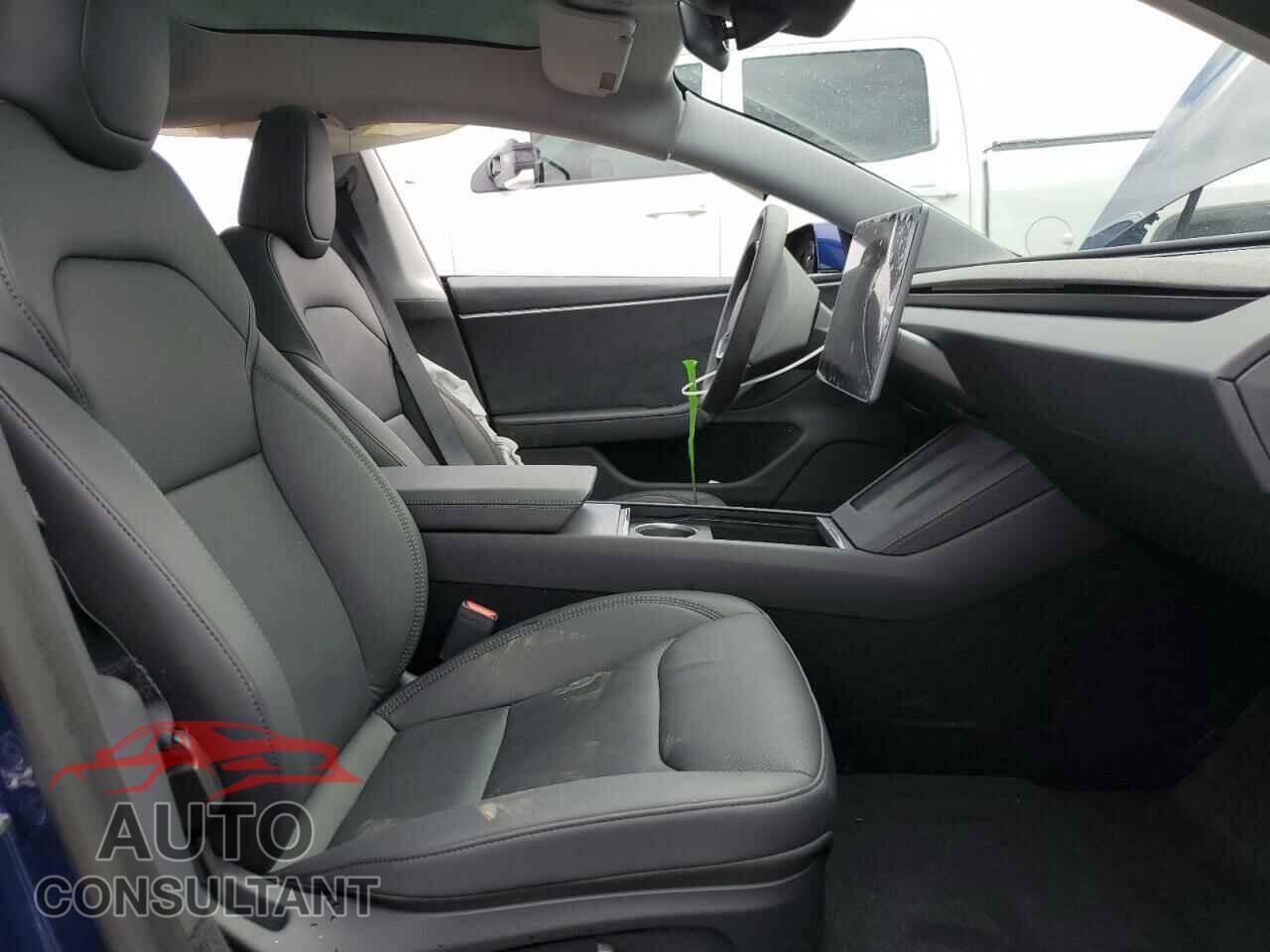 TESLA MODEL 3 2024 - 5YJ3E1EB3RF815239