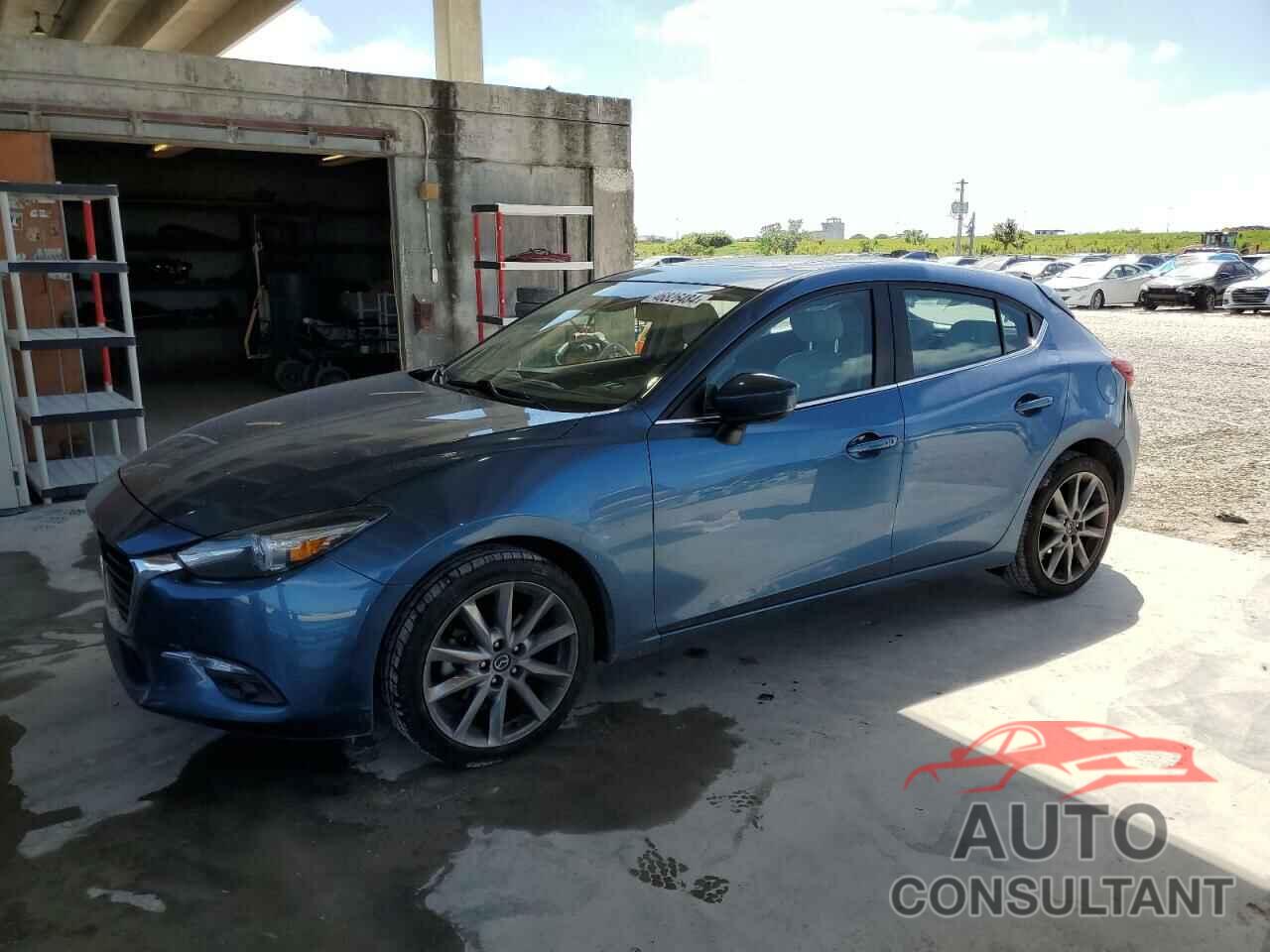 MAZDA 3 2018 - 3MZBN1M34JM255606