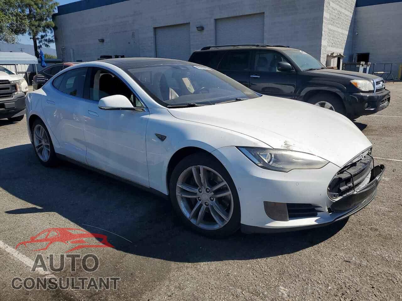 TESLA MODEL S 2015 - 5YJSA1E13FF101282