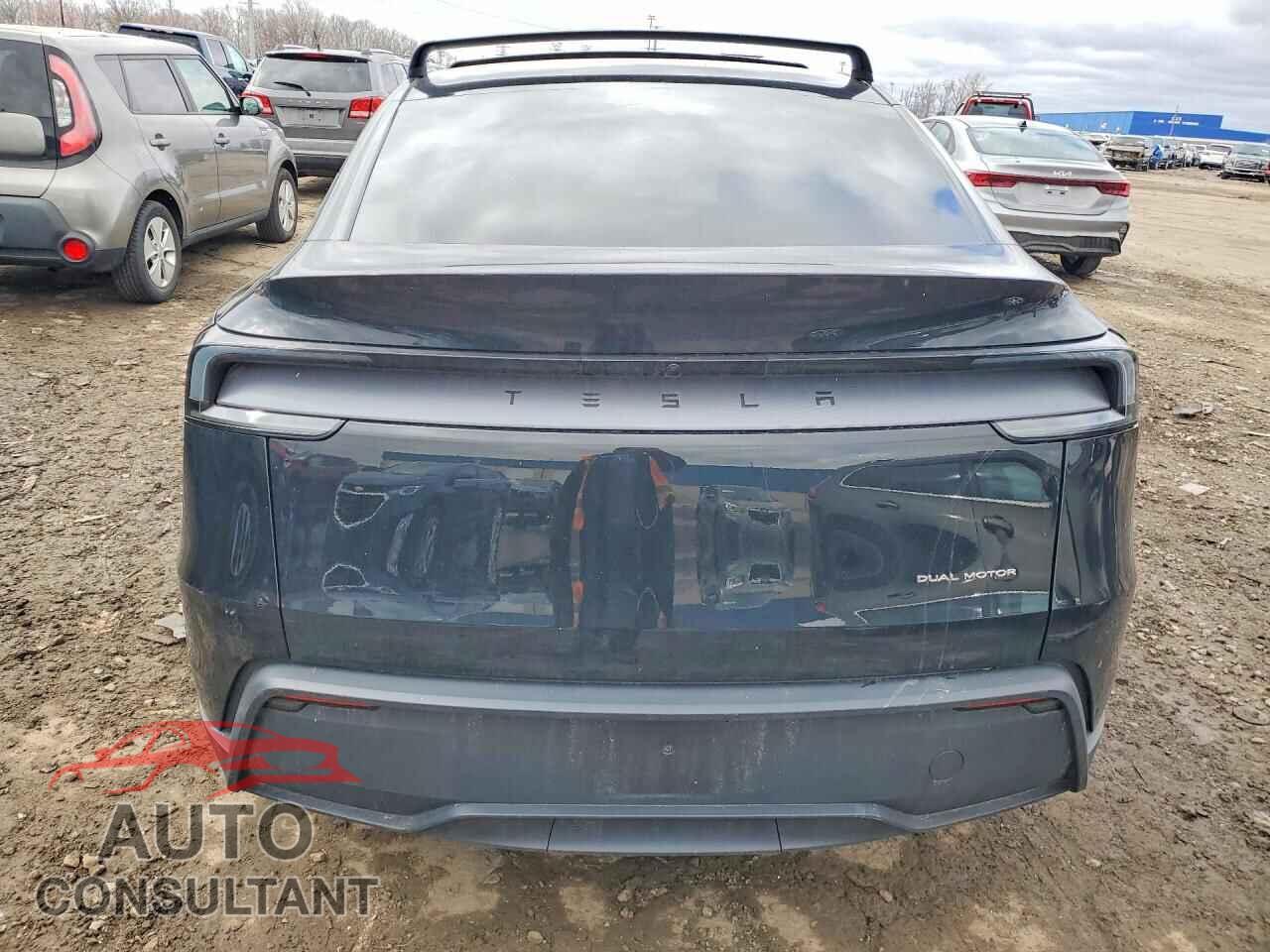 TESLA MODEL Y 2026 - 7SAYGDEE7TA490906