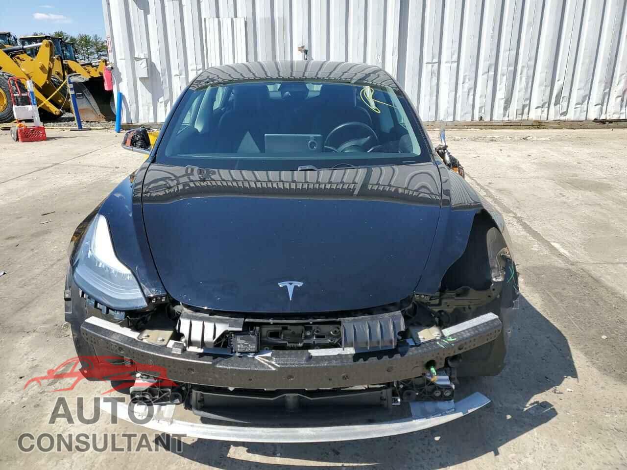 TESLA MODEL 3 2019 - 5YJ3E1EB7KF384927