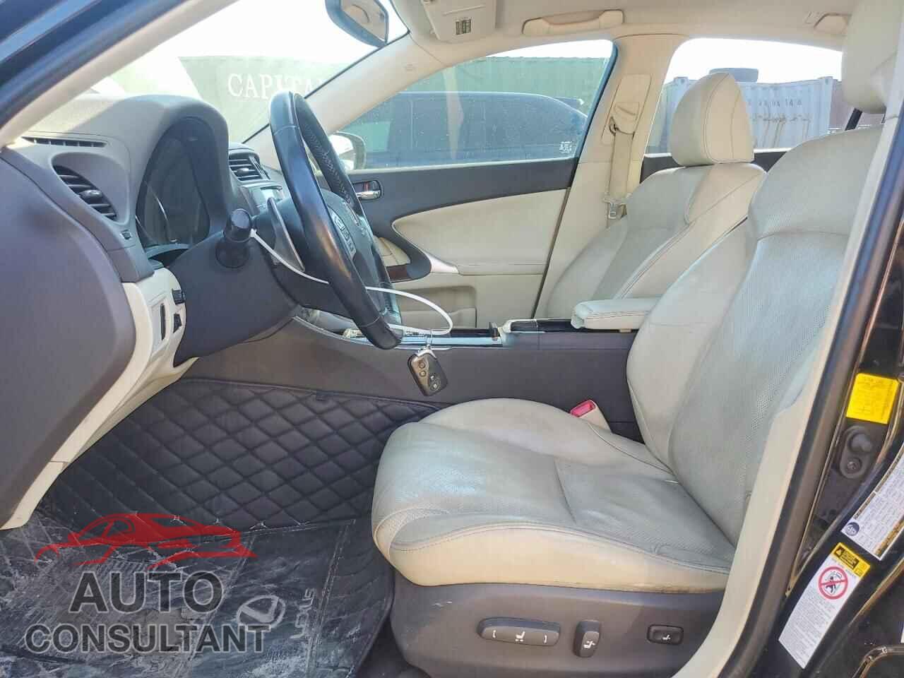 LEXUS IS 2012 - JTHBF5C28C5158853