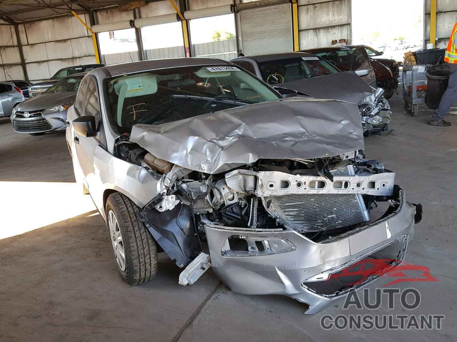 FORD FOCUS 2016 - 1FADP3E28GL253803