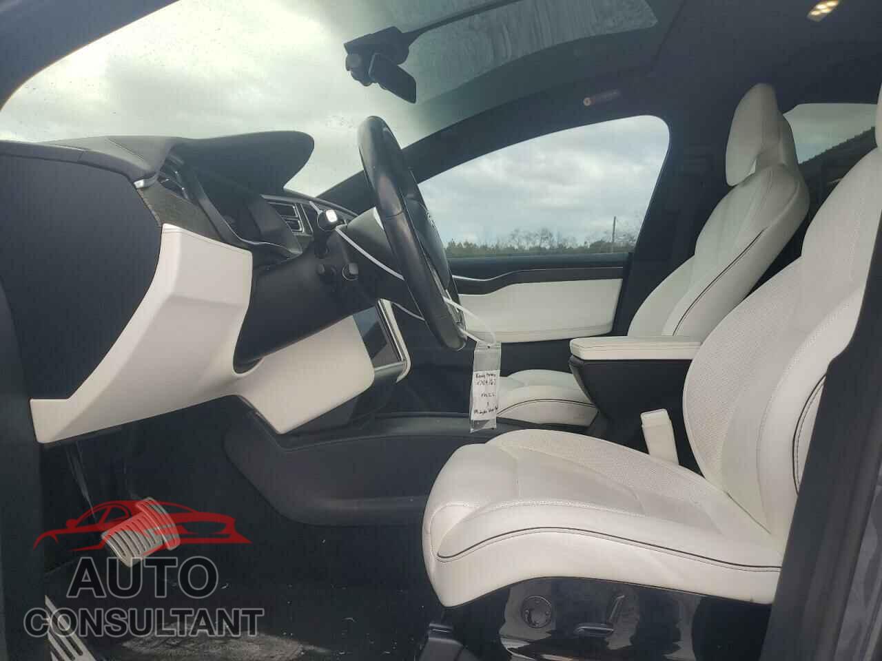 TESLA MODEL X 2016 - 5YJXCBE21GF004162