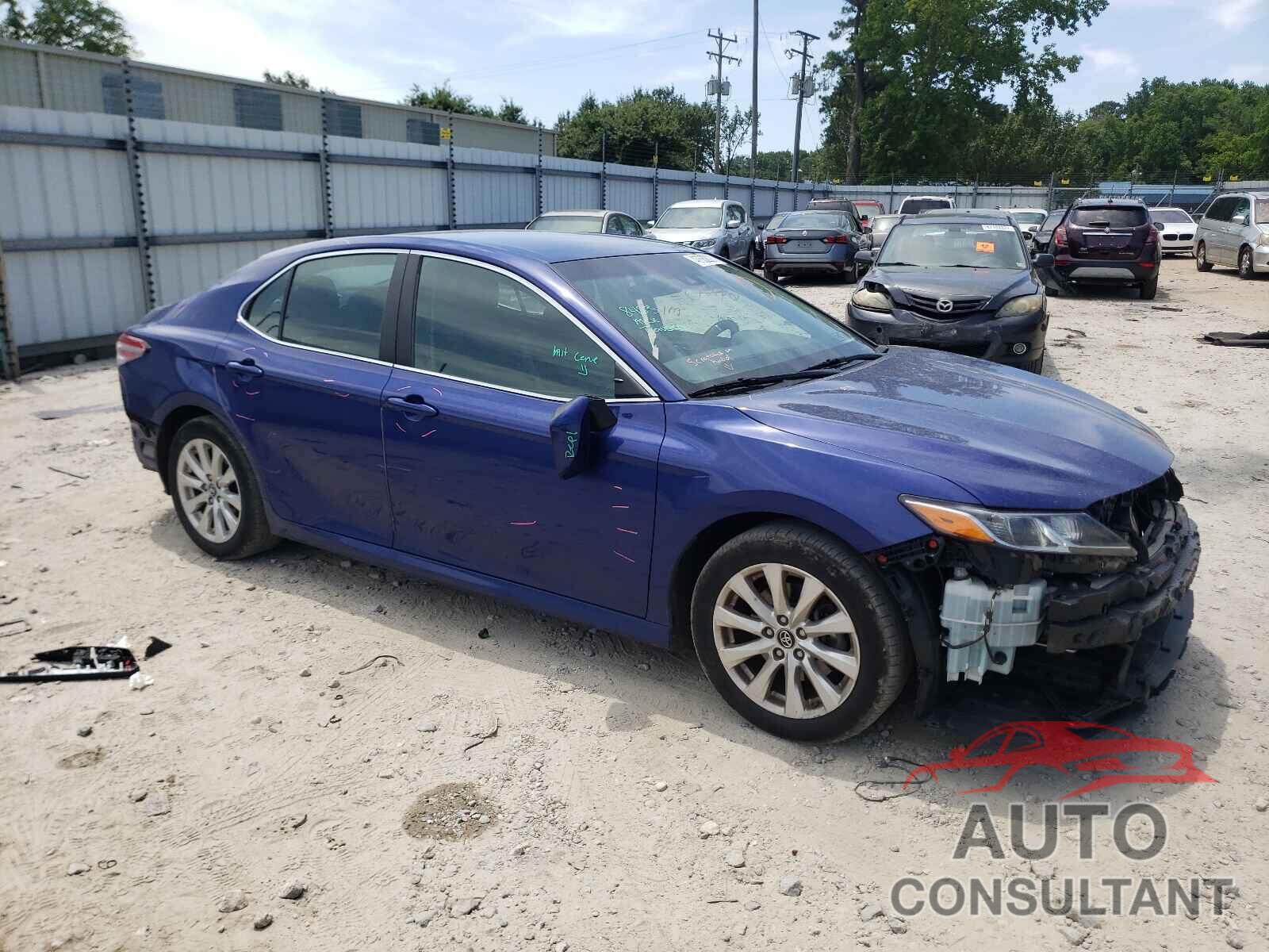 TOYOTA CAMRY 2018 - 4T1B11HK8JU507056