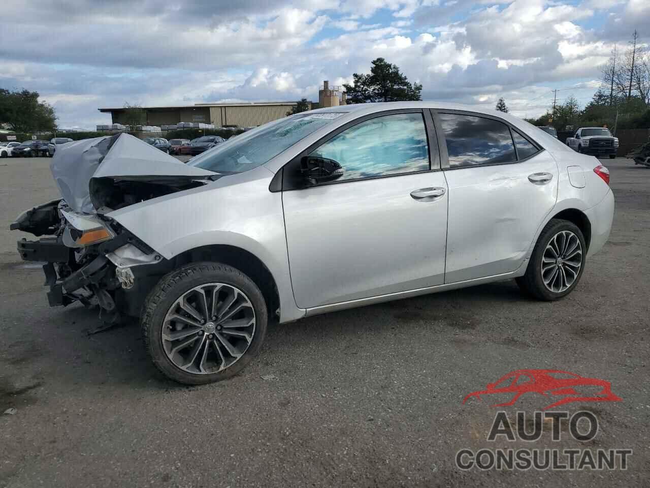 TOYOTA COROLLA 2015 - 5YFBURHE7FP352489
