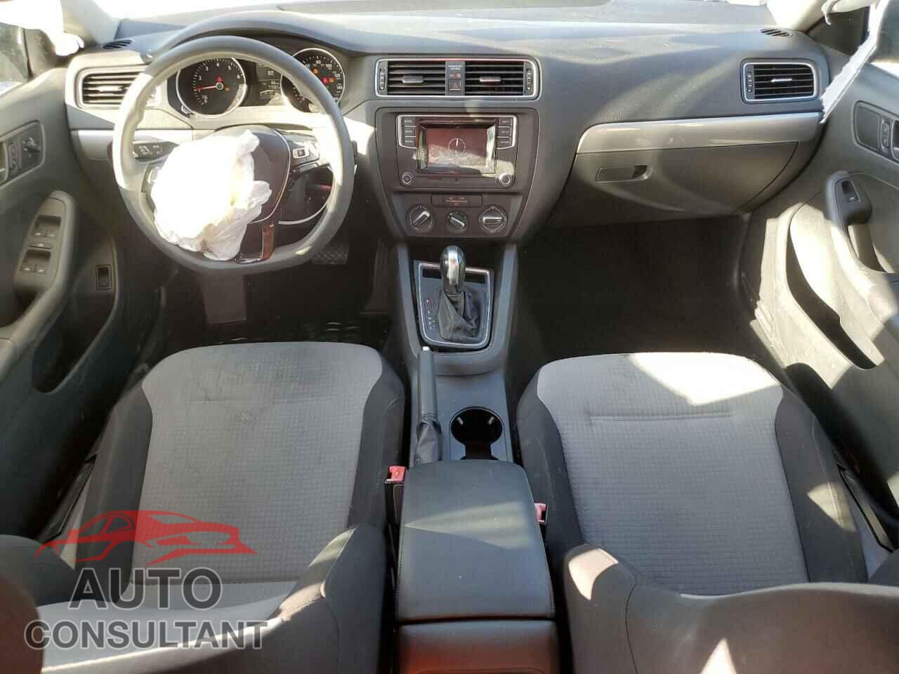 VOLKSWAGEN JETTA 2017 - 3VW2B7AJ5HM211493