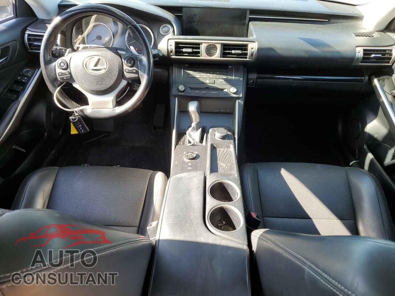 LEXUS IS 2015 - JTHBF1D21F5077804