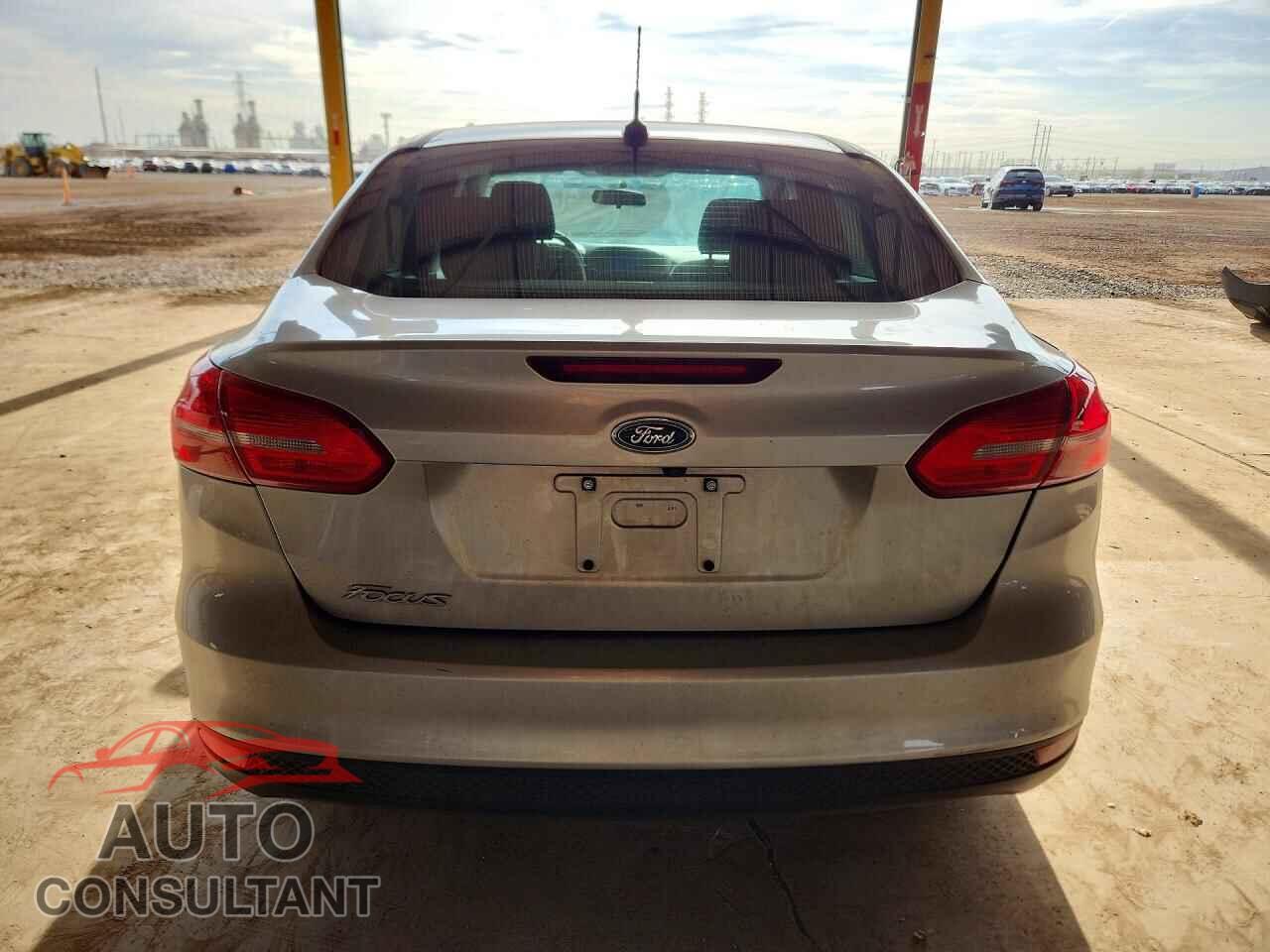 FORD FOCUS 2018 - 1FADP3E2XJL217537